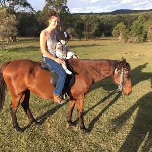 Meet your Posher, Hayley